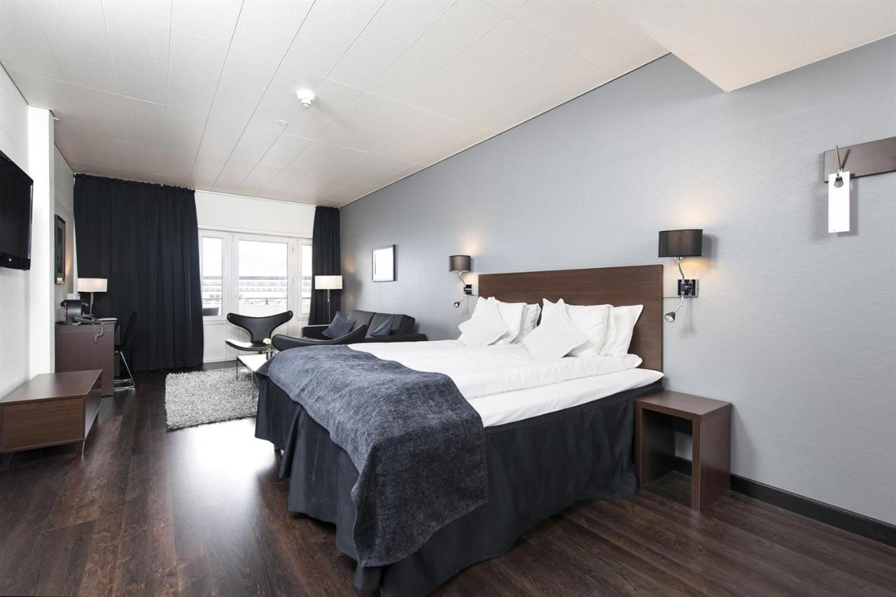 Four Monkeys Hotel Alesund Exterior photo